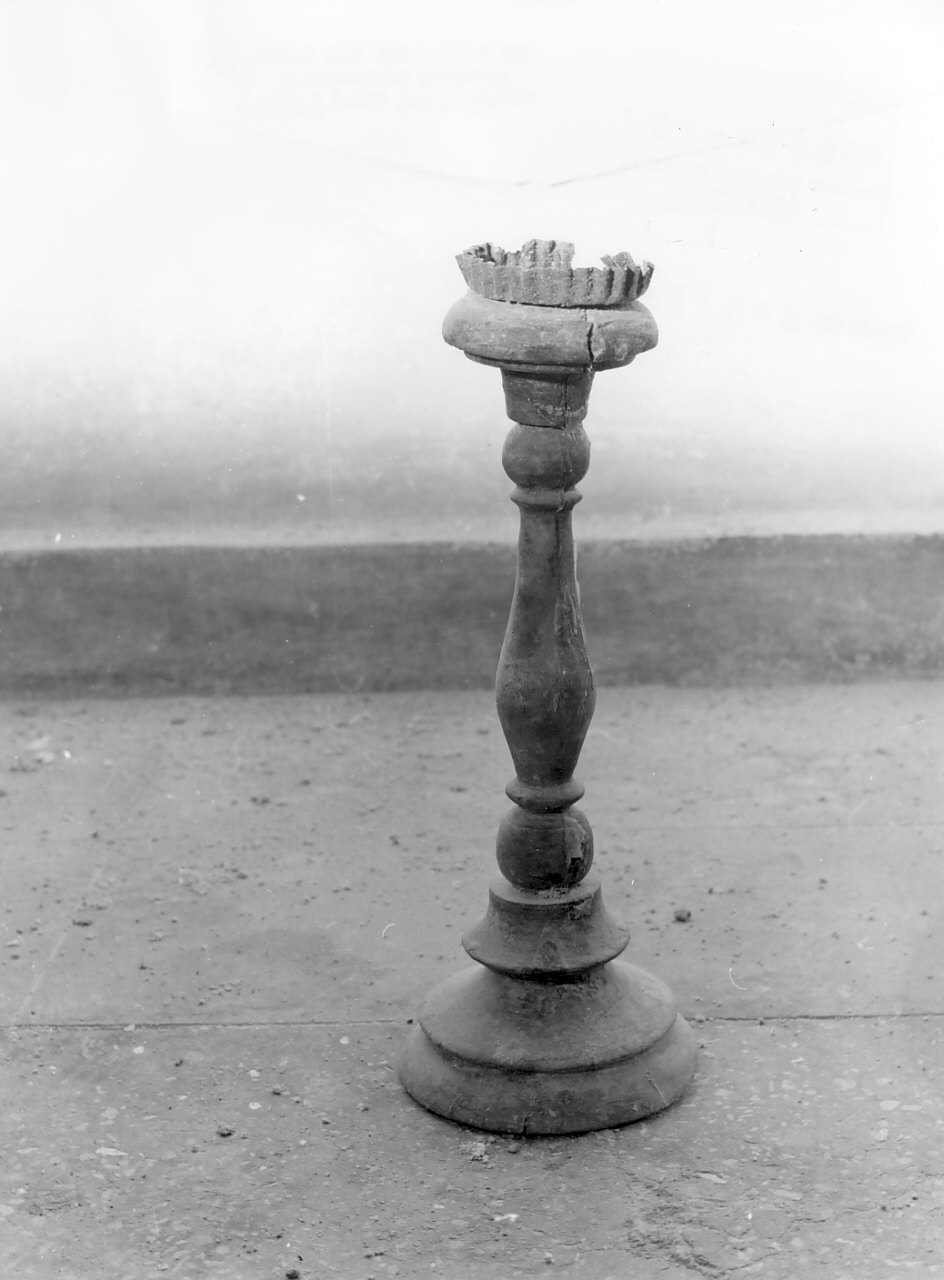 candeliere d'altare, serie - bottega calabrese (sec. XIX)