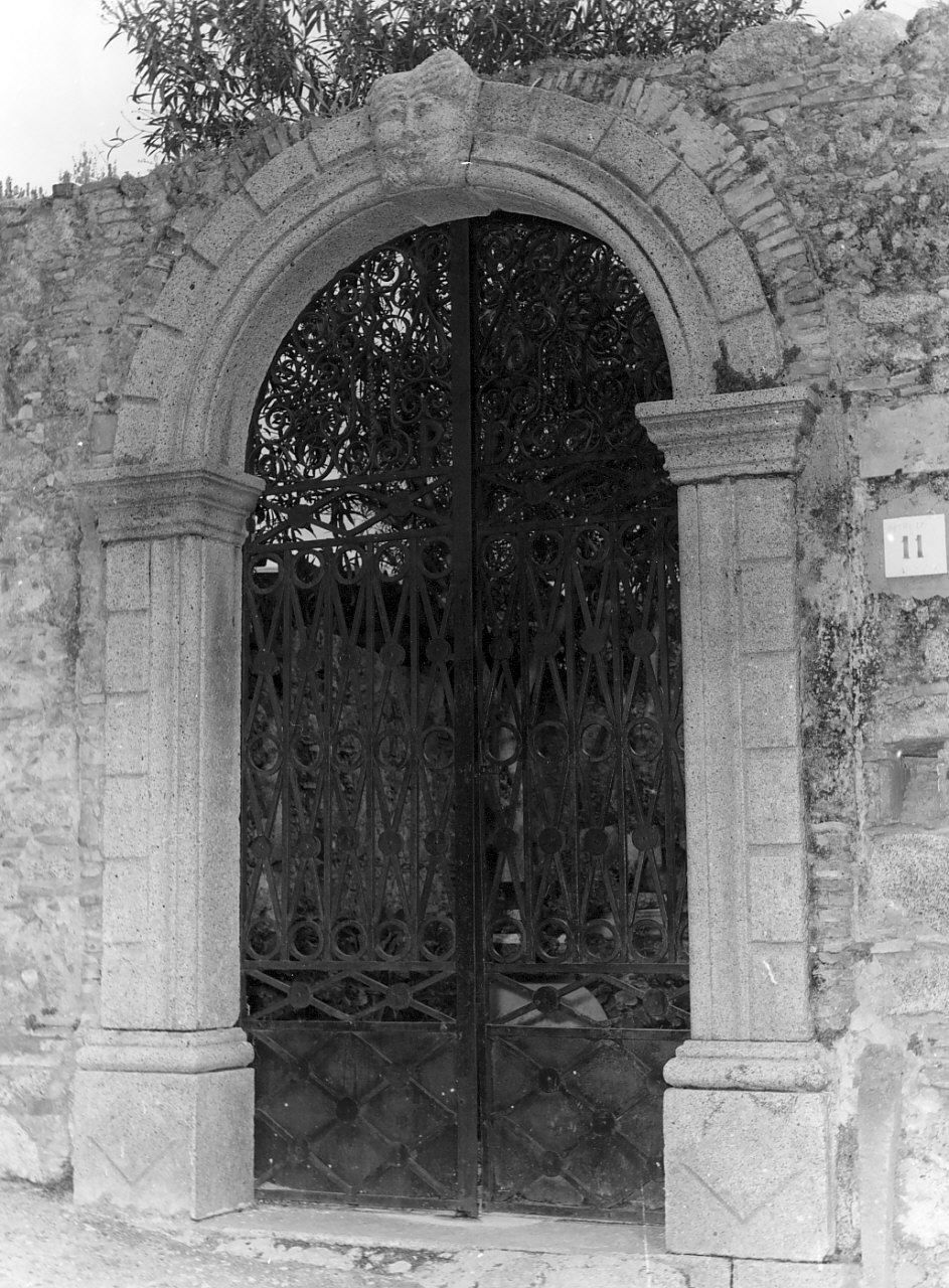 portale, opera isolata - bottega Italia meridionale (sec. XIX)