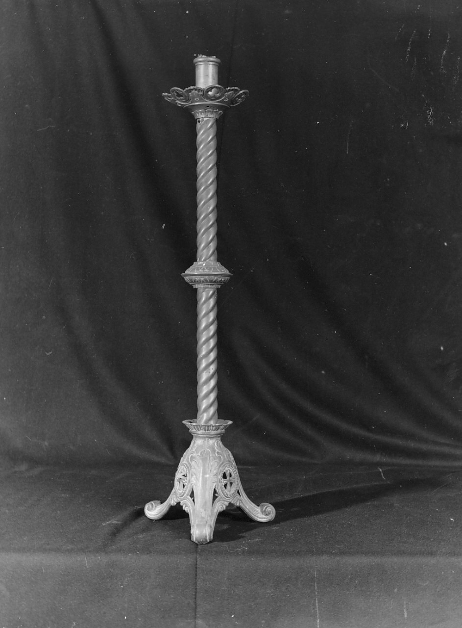 candeliere d'altare, serie - bottega Italia meridionale (sec. XIX)