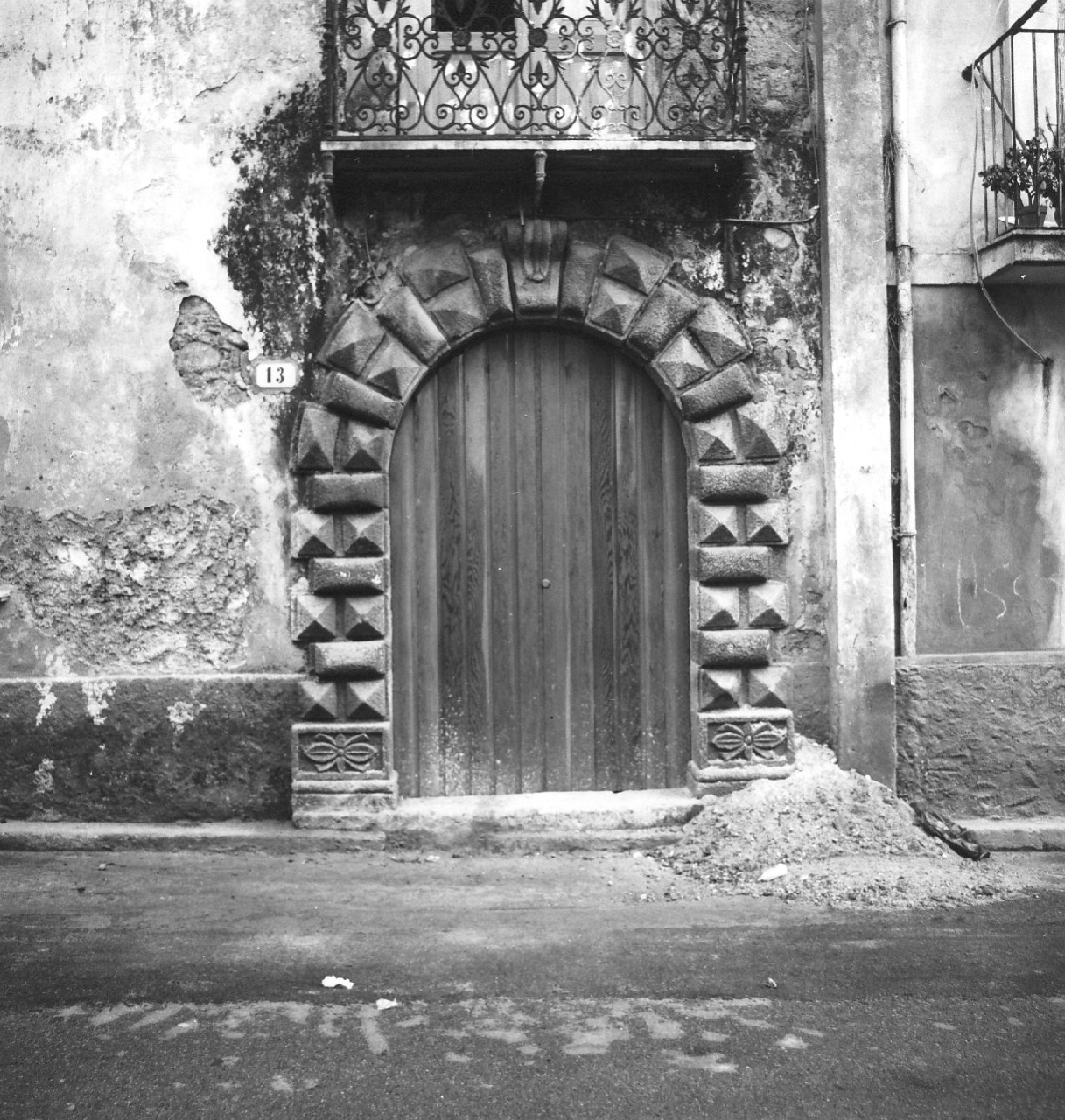 portale, opera isolata - bottega calabrese (sec. XVIII)