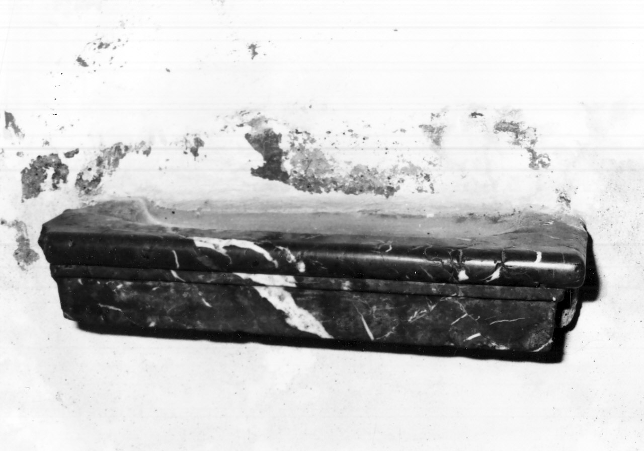 acquasantiera pensile - bottega Italia meridionale (sec. XIX, sec. XX)