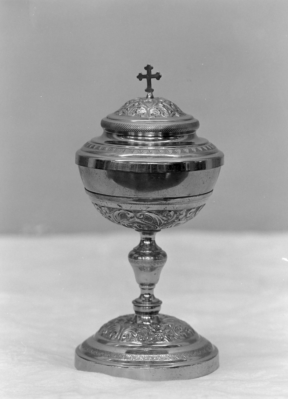 pisside, opera isolata - bottega Italia meridionale (fine/inizio secc. XIX/ XX)