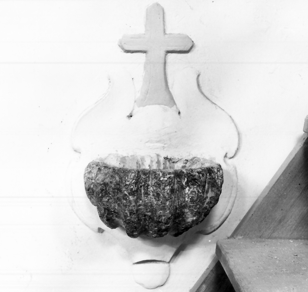 acquasantiera da parete, opera isolata - bottega calabrese (sec. XIX)