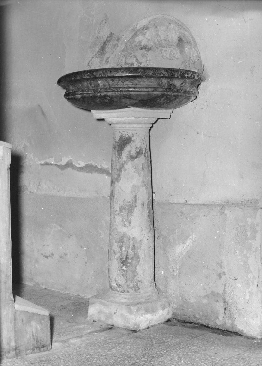 acquasantiera - a fusto - bottega Italia meridionale (sec. XIX)