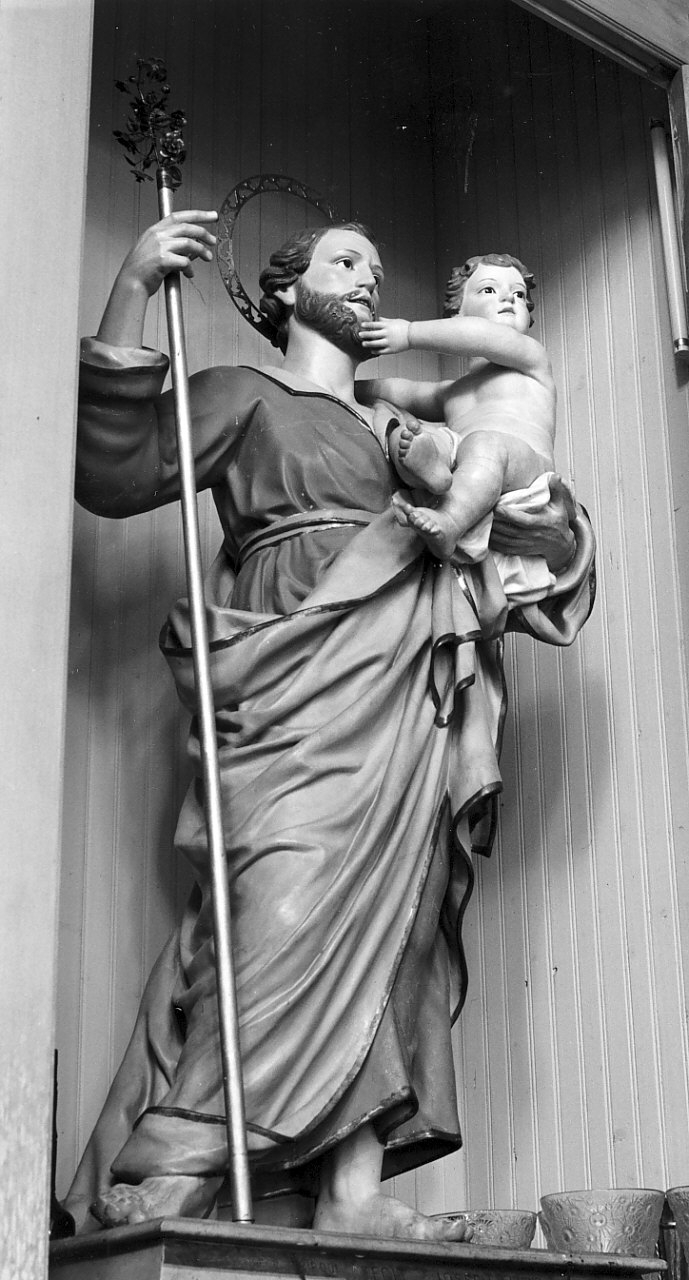 San Giuseppe e Gesù Bambino (statua) di Tripodi Carmelo (sec. XX)