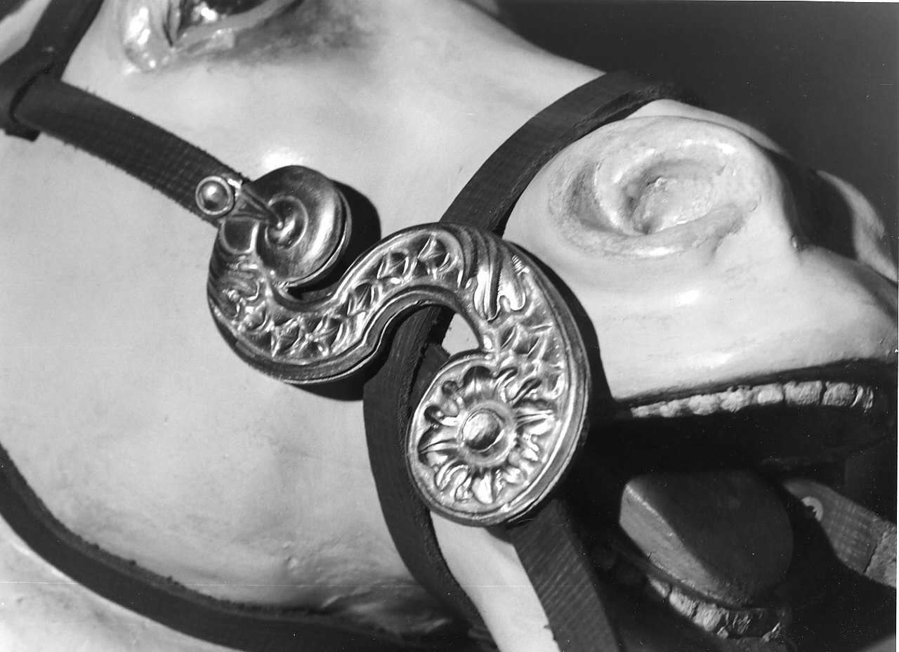 fibbia, elemento d'insieme - bottega Italia meridionale (sec. XIX)