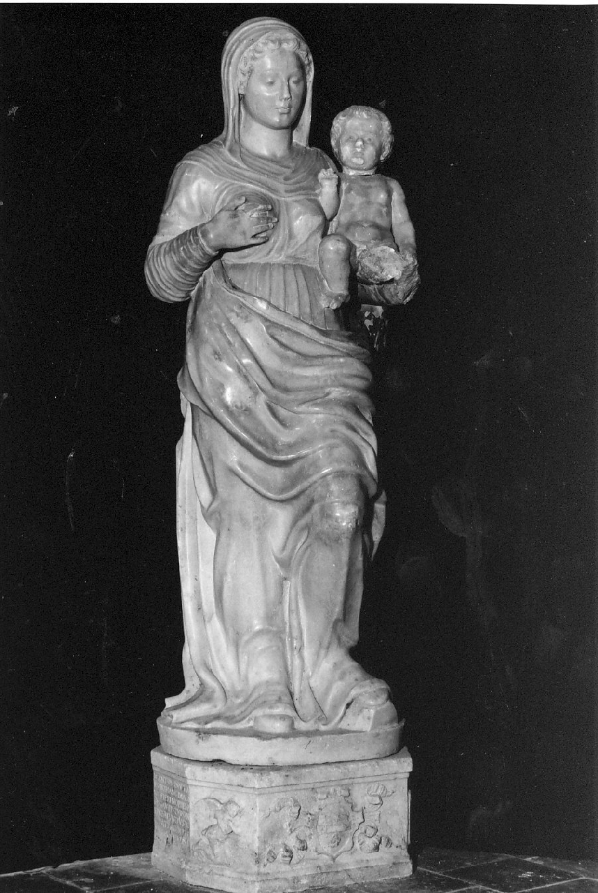 Madonna delle Grazie, Madonna con Bambino (statua, opera isolata) di Mazzolo Giovan Battista (sec. XVI)