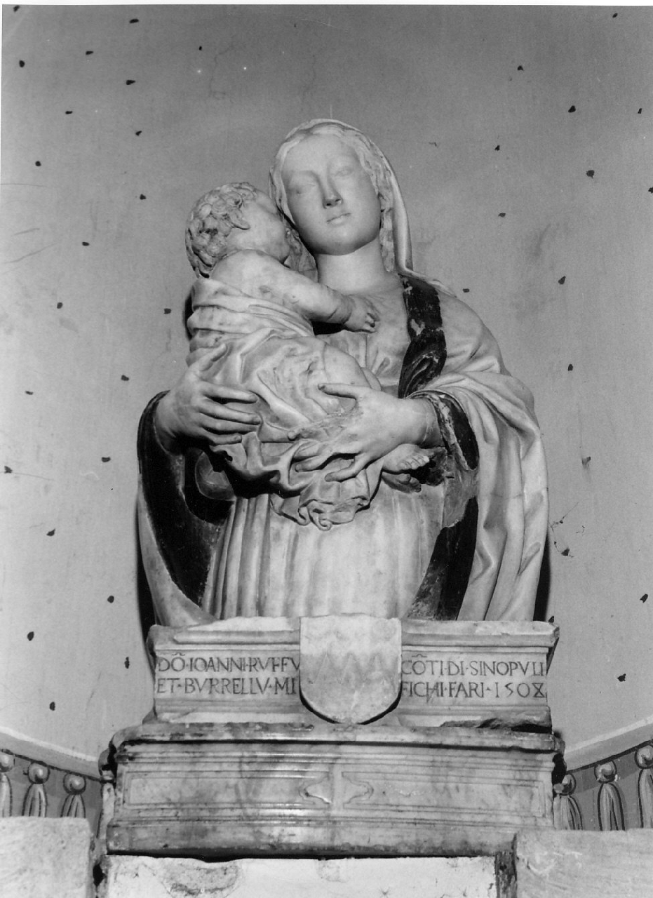 Madonna del Pilerio o della Neve, Madonna con Bambino (statua, opera isolata) di Gagini Antonello (sec. XVI)