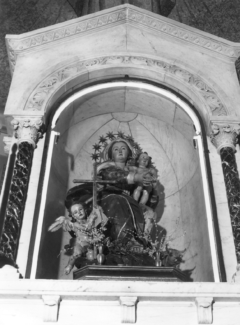Madonna della Montagna, Madonna con Bambino (gruppo scultoreo, opera isolata) - bottega calabrese (sec. XVIII)