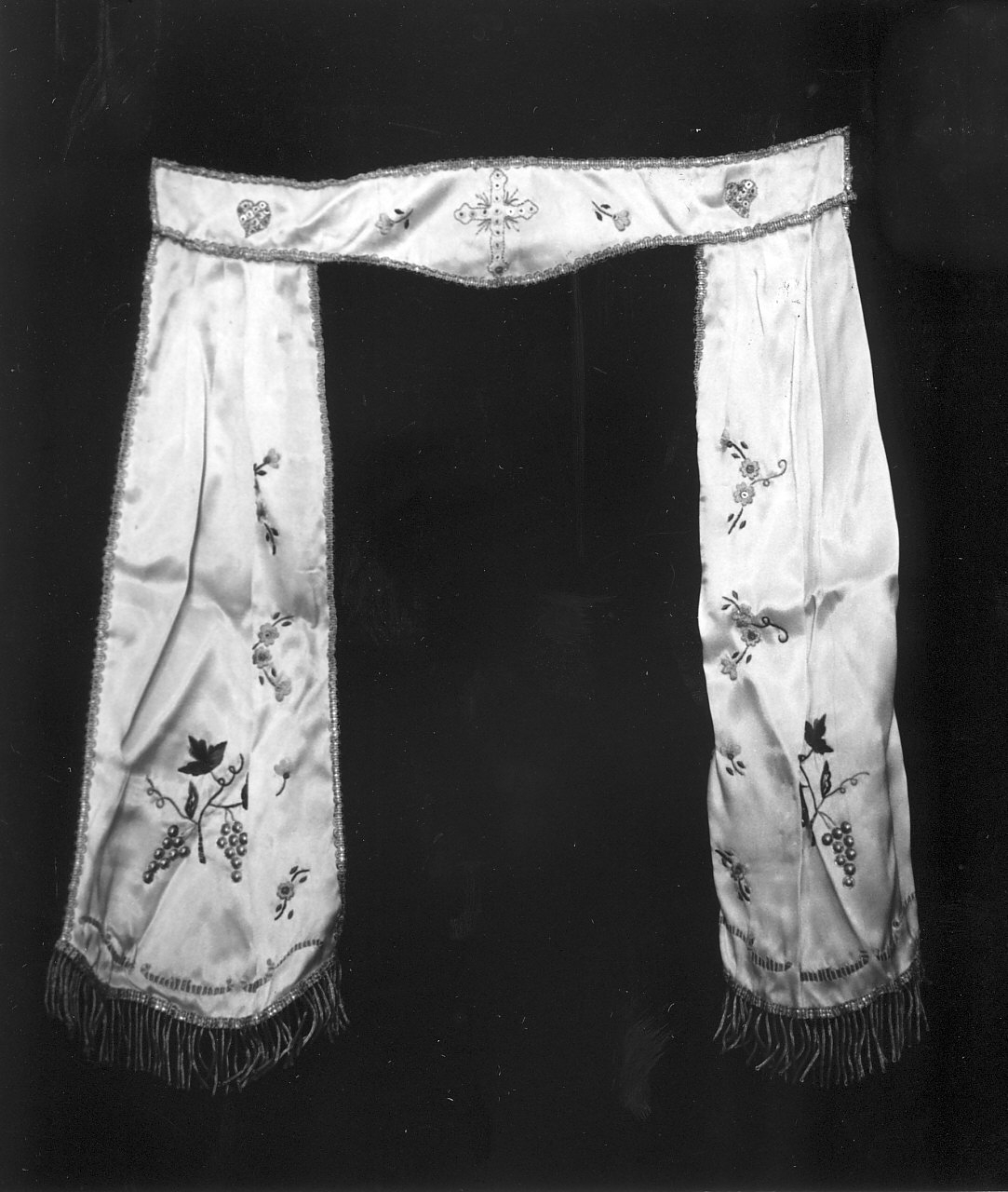 conopeo di tabernacolo, opera isolata - manifattura calabrese (inizio sec. XX)