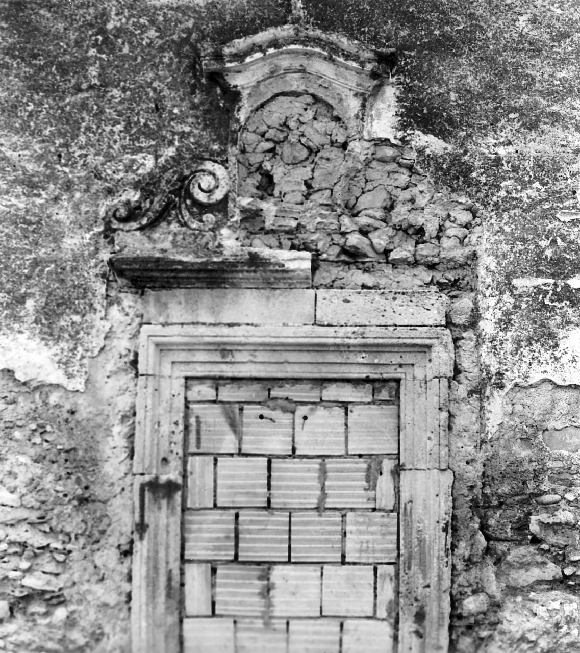 portale, opera isolata - bottega Italia meridionale (sec. XVIII)