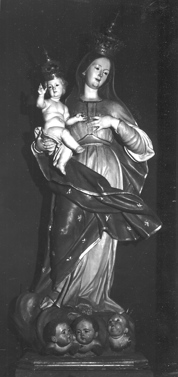 Madonna con Bambino (statua, opera isolata) - bottega Italia meridionale (sec. XVIII)