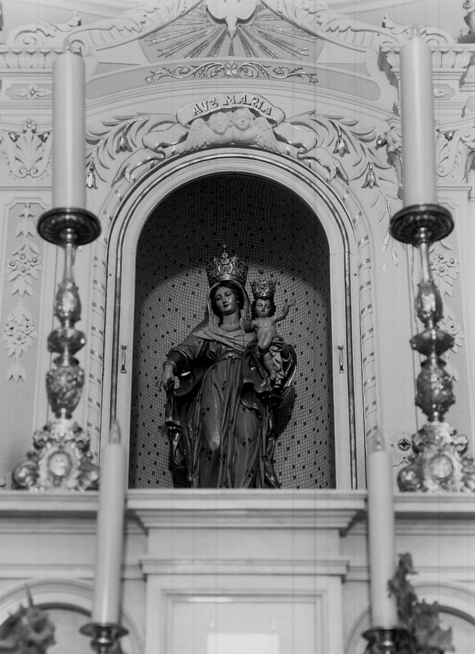 Madonna con Bambino (statua, opera isolata) - bottega Italia meridionale (inizio sec. XIX)