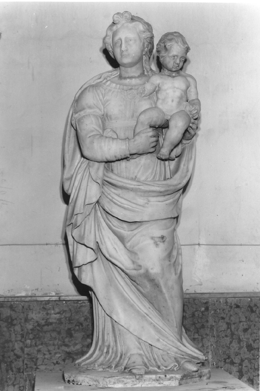 Madonna degli Uccellari, Madonna con Bambino (statua, opera isolata) - bottega Italia meridionale (seconda metà sec. XVI)