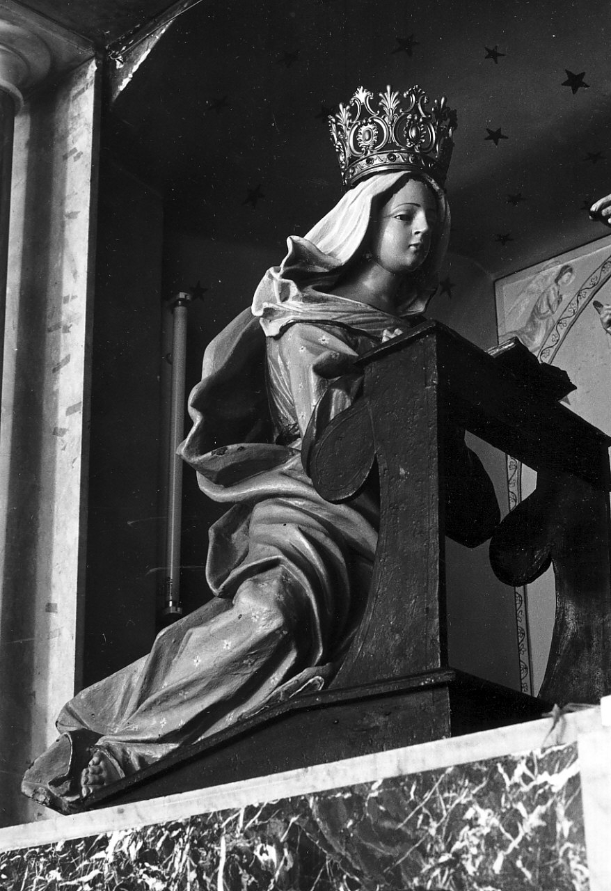 Madonna annunciata (statua, opera isolata) - bottega Italia meridionale (sec. XIX)