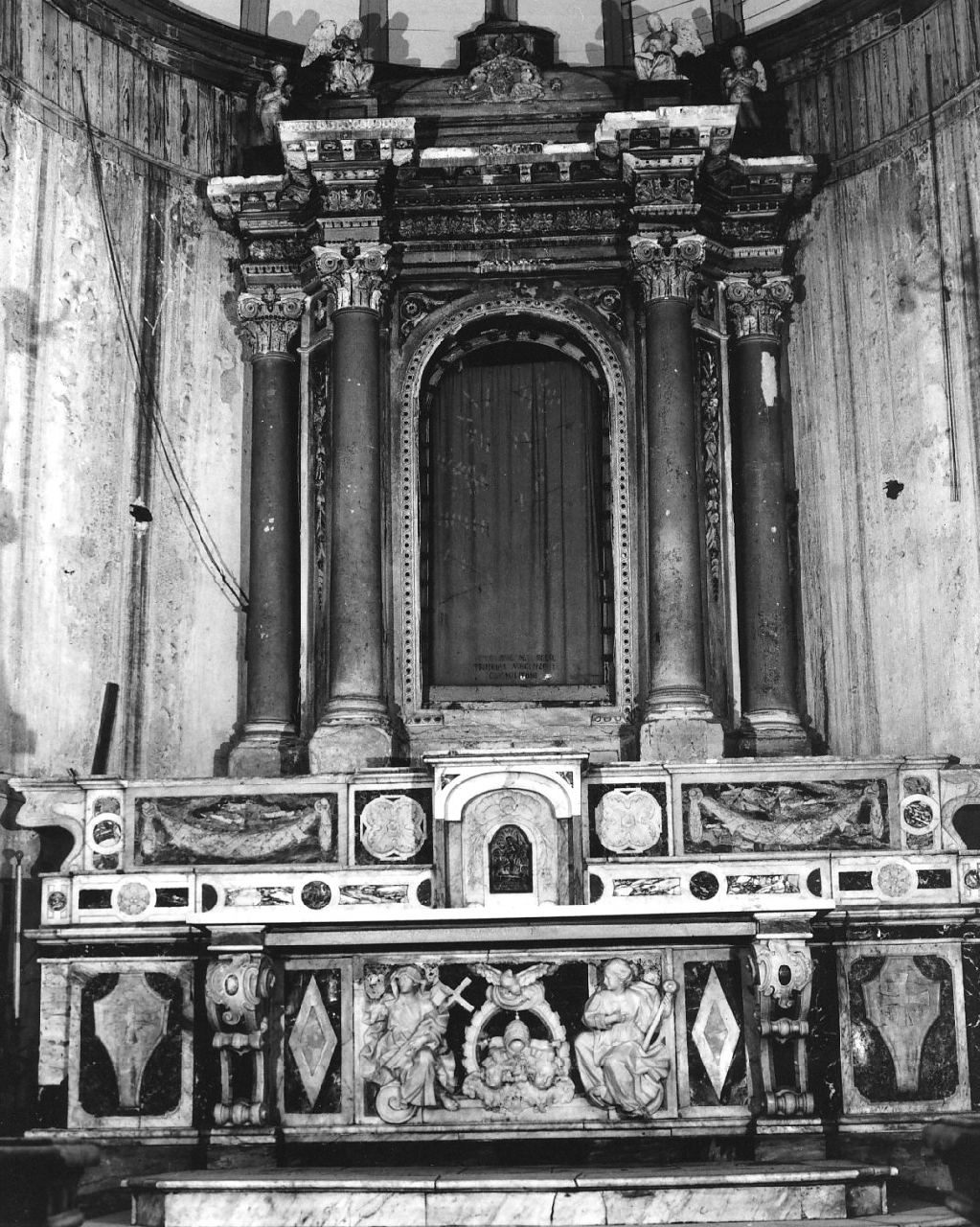 altare maggiore, opera isolata - bottega Italia meridionale (sec. XVII, sec. XX)