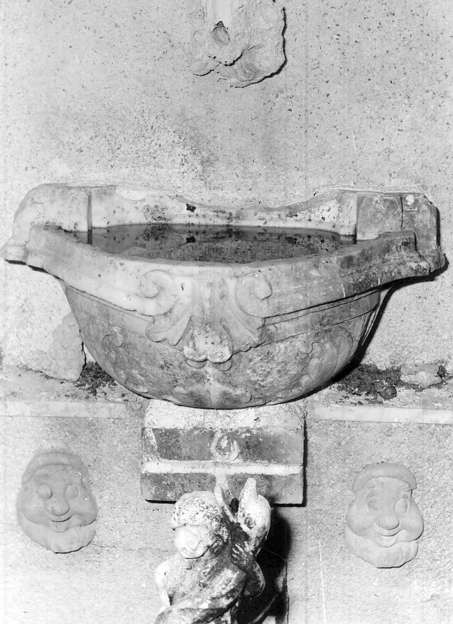 acquasantiera pensile, opera isolata - bottega calabrese (sec. XVIII)