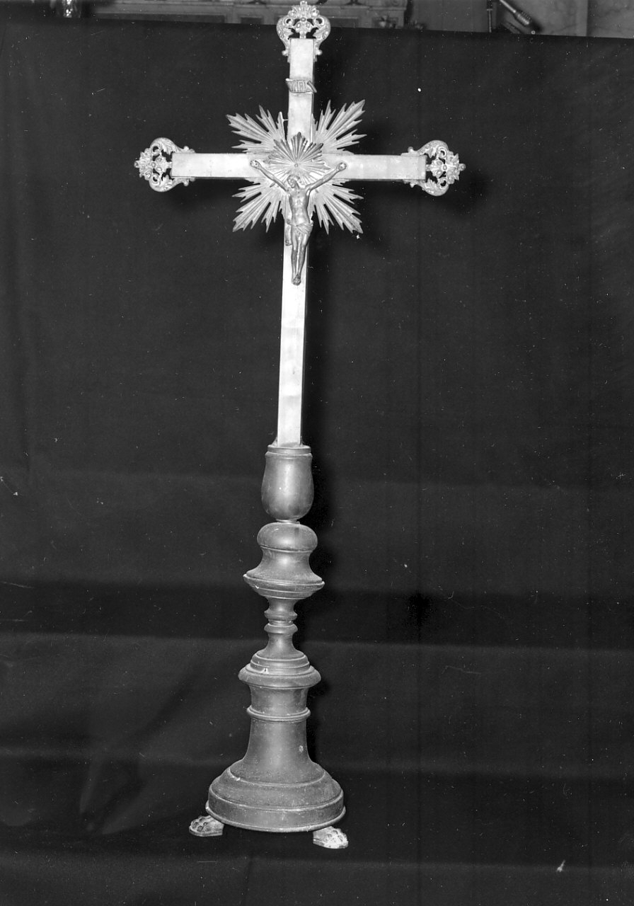 croce d'altare, opera isolata - bottega calabrese (fine/inizio secc. XIX/ XX)