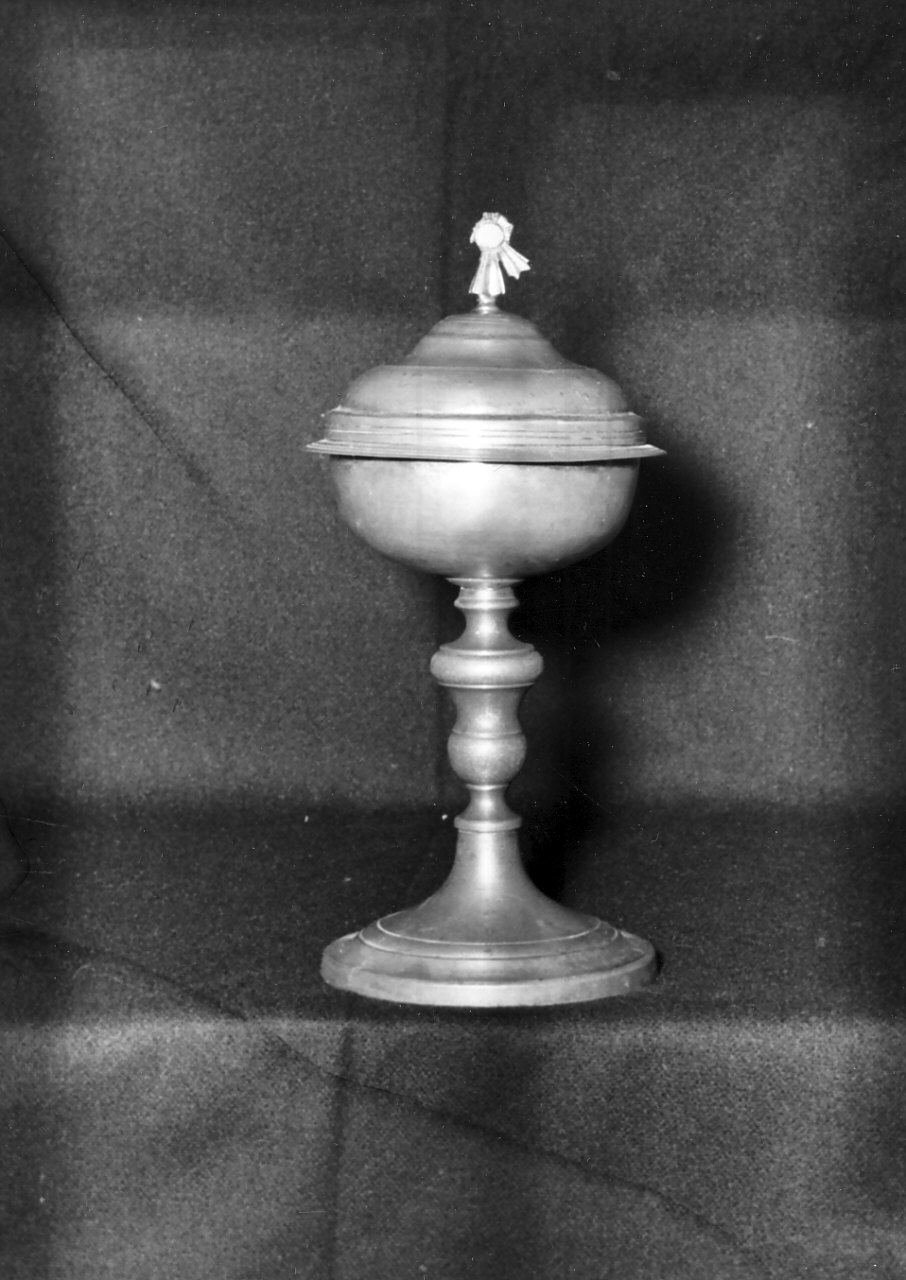 pisside, opera isolata - bottega Italia meridionale (fine/inizio secc. XIX/ XX)