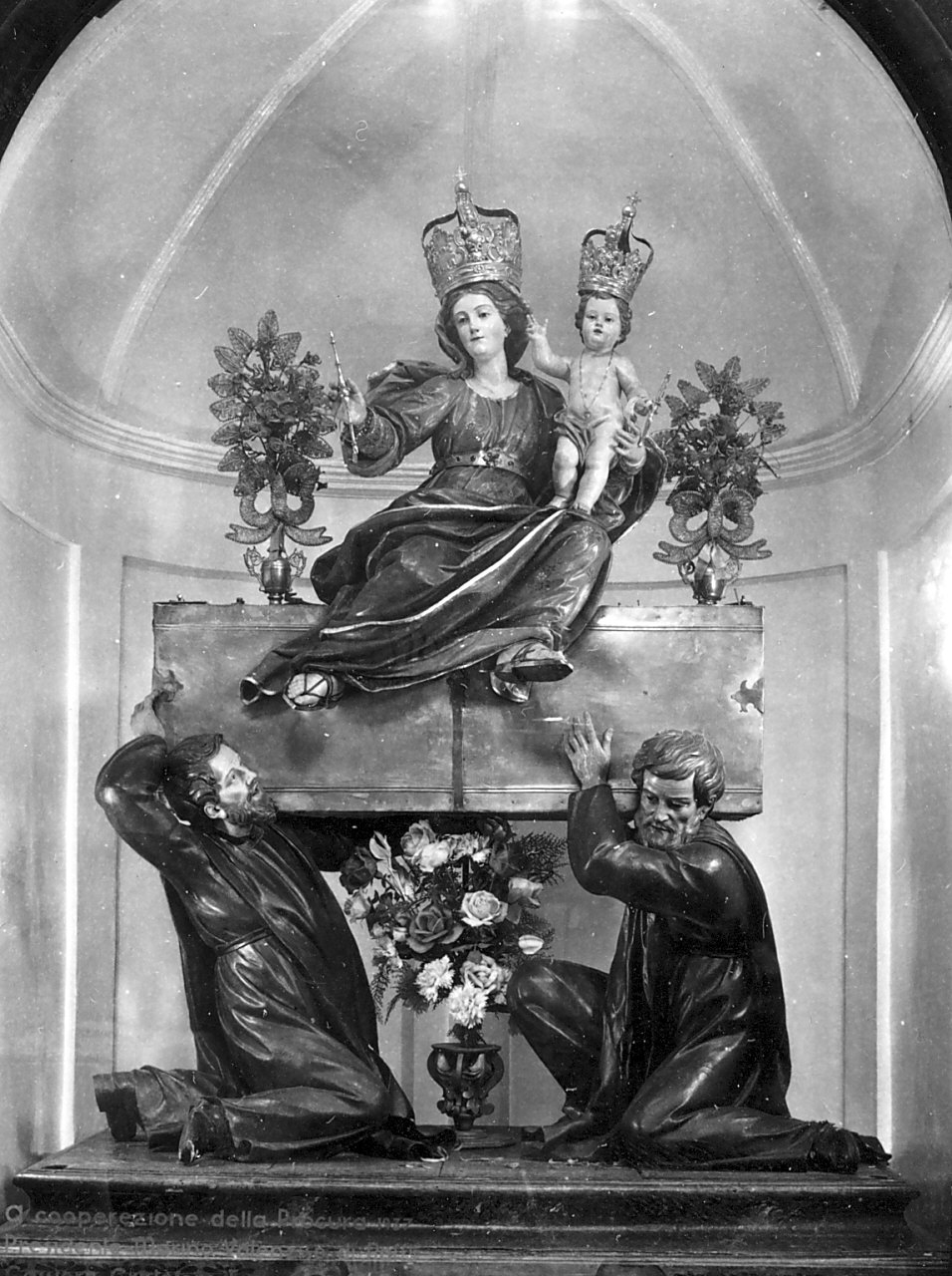 Madonna dell'Itria (gruppo scultoreo, opera isolata) di Scrivo Vincenzo (sec. XVIII)