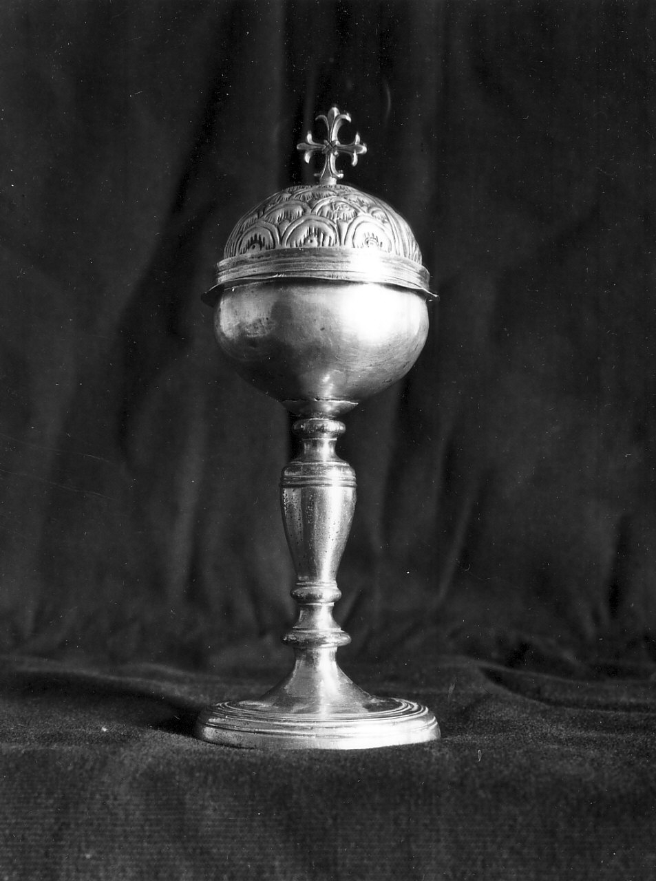 pisside, opera isolata - bottega Italia meridionale (sec. XVII)