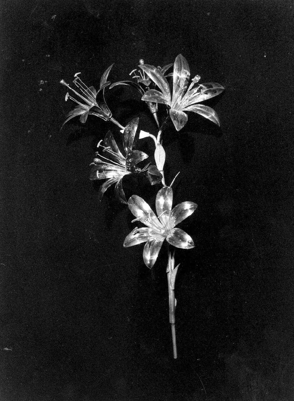 fiori (attributo iconografico di immagine sacra, opera isolata) - bottega Italia meridionale (sec. XIX)