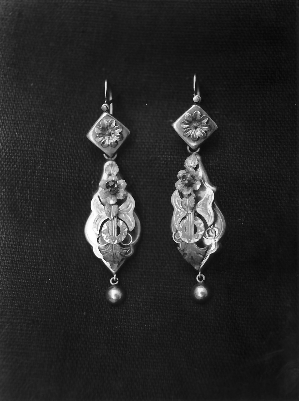 orecchino - a pendente, serie - bottega Italia meridionale (fine/inizio secc. XIX/ XX)