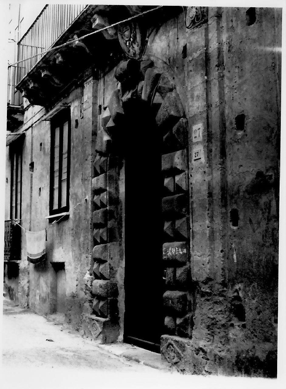 portale, opera isolata - bottega Italia meridionale (sec. XVIII)