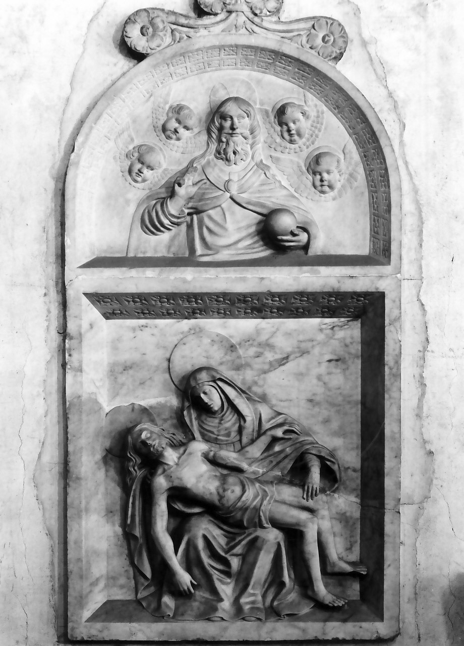 pietà (rilievo, opera isolata) di Berrettaro Bartolomeo, Berrettaro Antonio (sec. XVI)