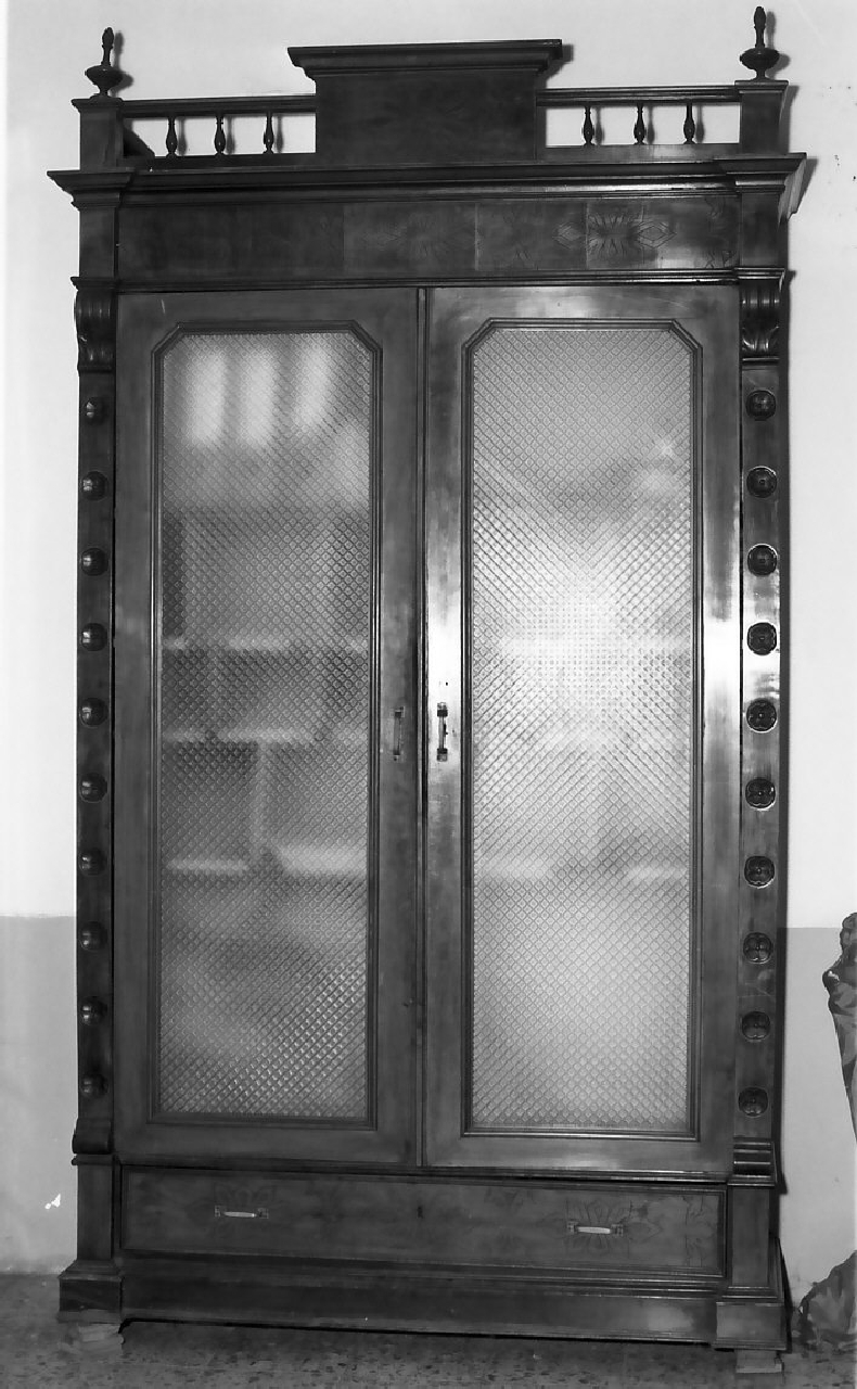armadio, opera isolata - bottega calabrese (fine/inizio secc. XIX/ XX)