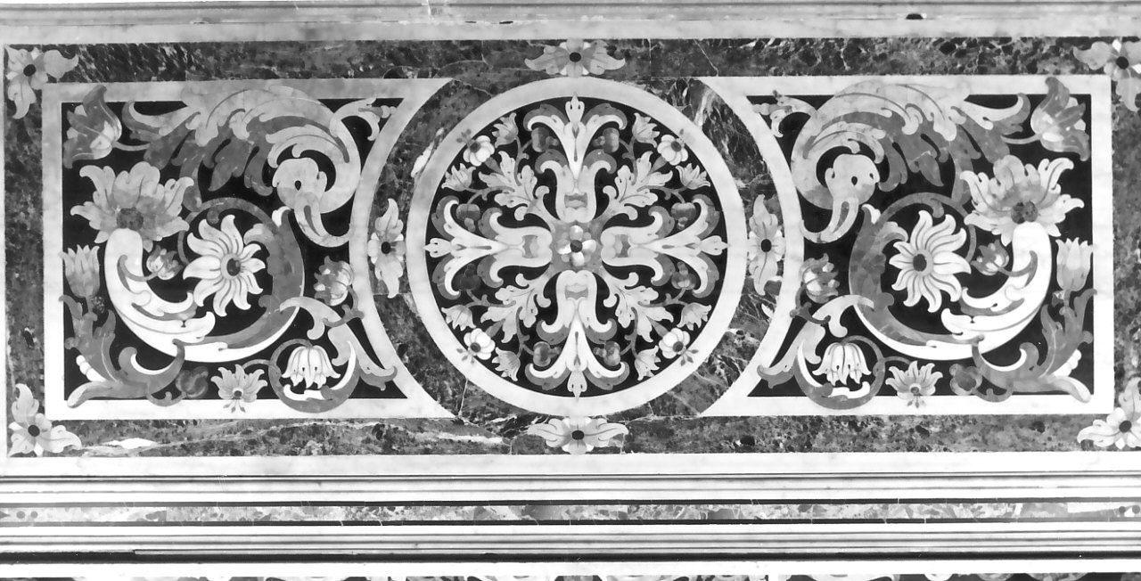 paliotto, elemento d'insieme - bottega Italia meridionale (fine/inizio secc. XVII/ XVIII)
