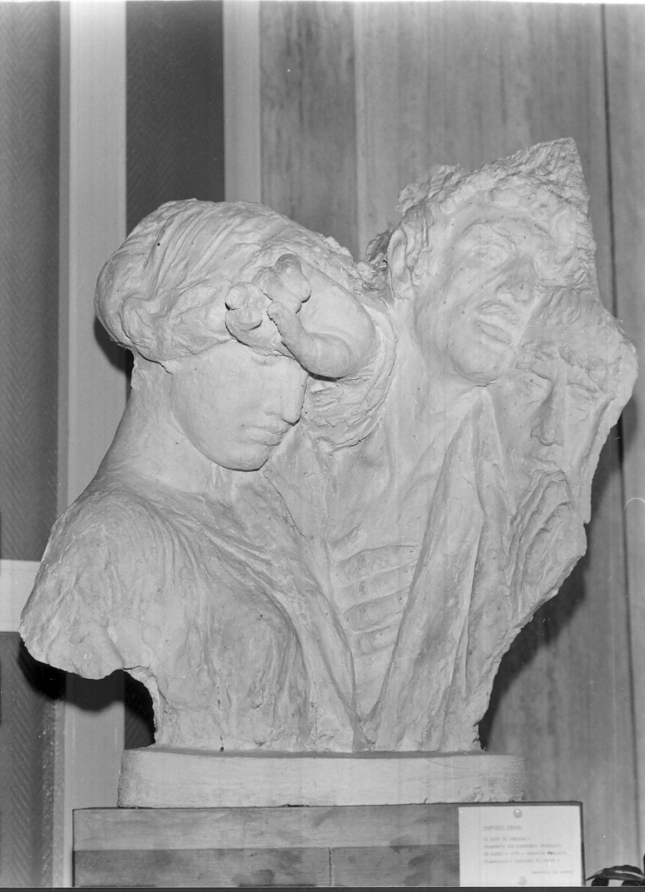 Mito di Demetra, figura femminile e due uomini (scultura, frammento) di Jerace Francesco (sec. XX)