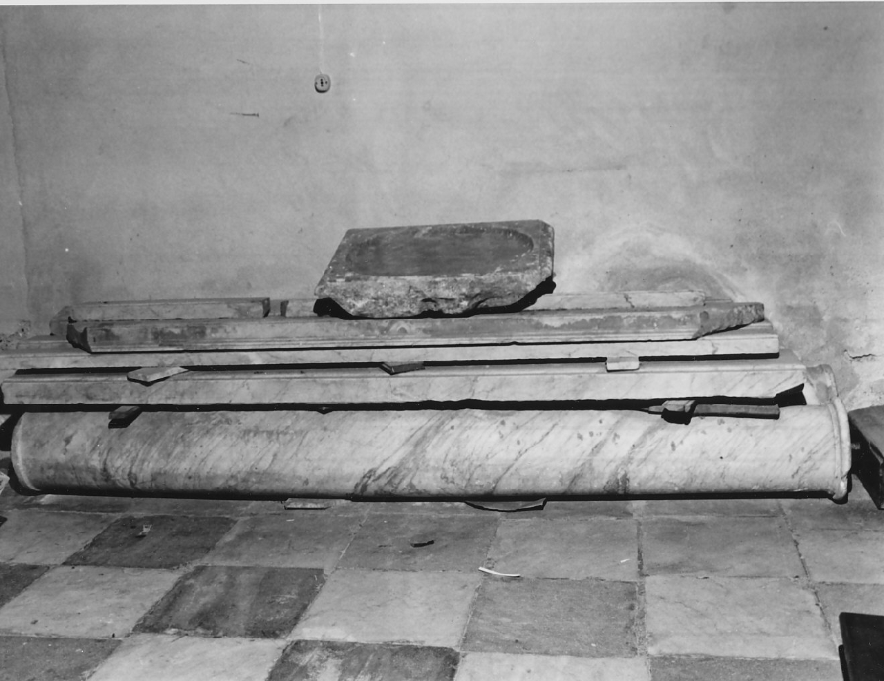 colonna, coppia - bottega Italia meridionale (fine/inizio secc. XVIII/ XIX)