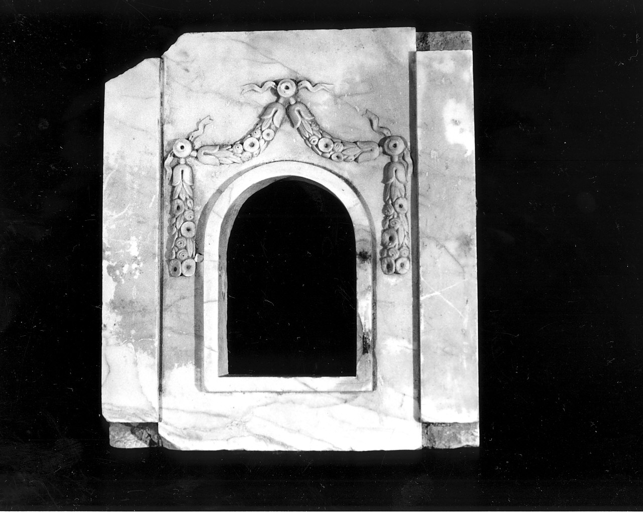 decorazione plastico-architettonica, frammento - bottega Italia meridionale (sec. XIX)