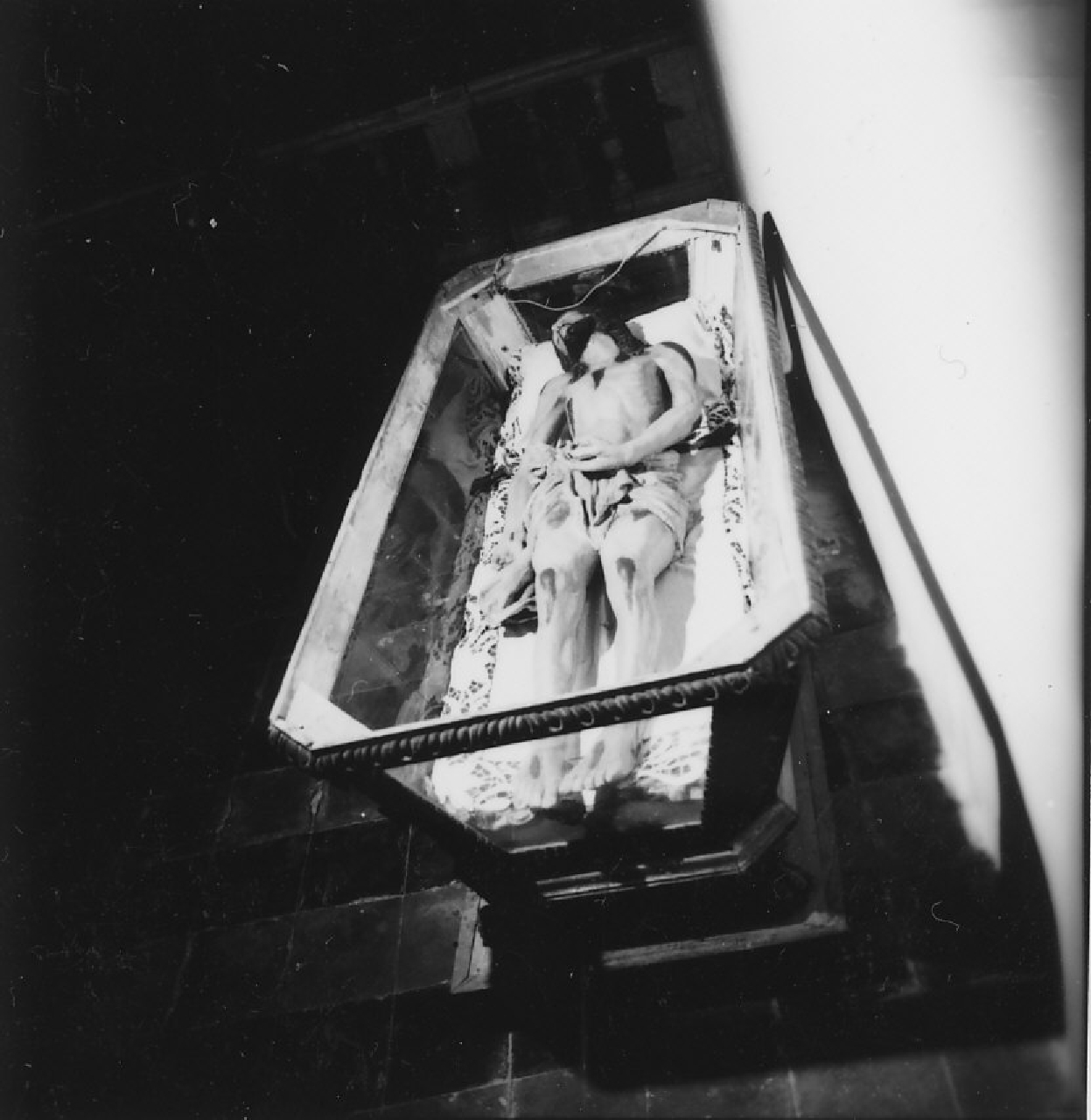 Cristo morto (statua, opera isolata) di Ingegniere Pietro (sec. XIX)