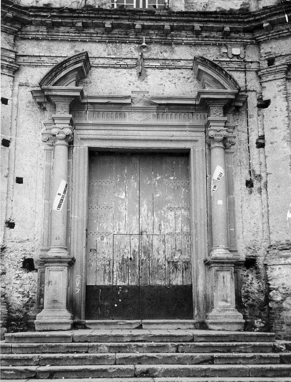 portale, opera isolata - bottega serrese (sec. XVIII)