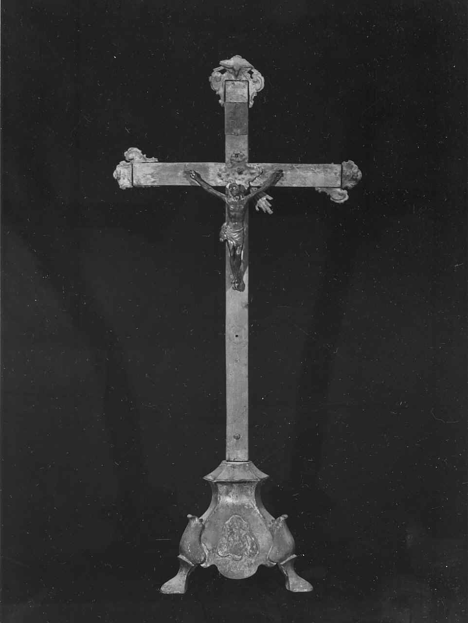 croce d'altare, opera isolata - bottega Italia meridionale (sec. XIX)