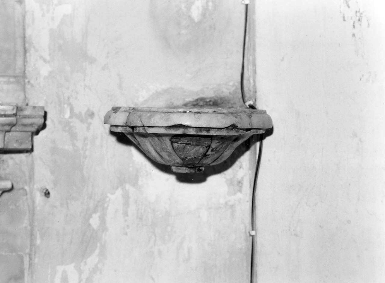 acquasantiera, opera isolata - bottega Italia meridionale (fine sec. XVIII)