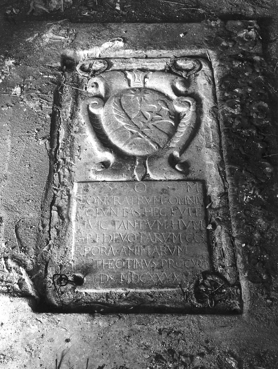 lastra tombale - bottega calabrese (sec. XVII)