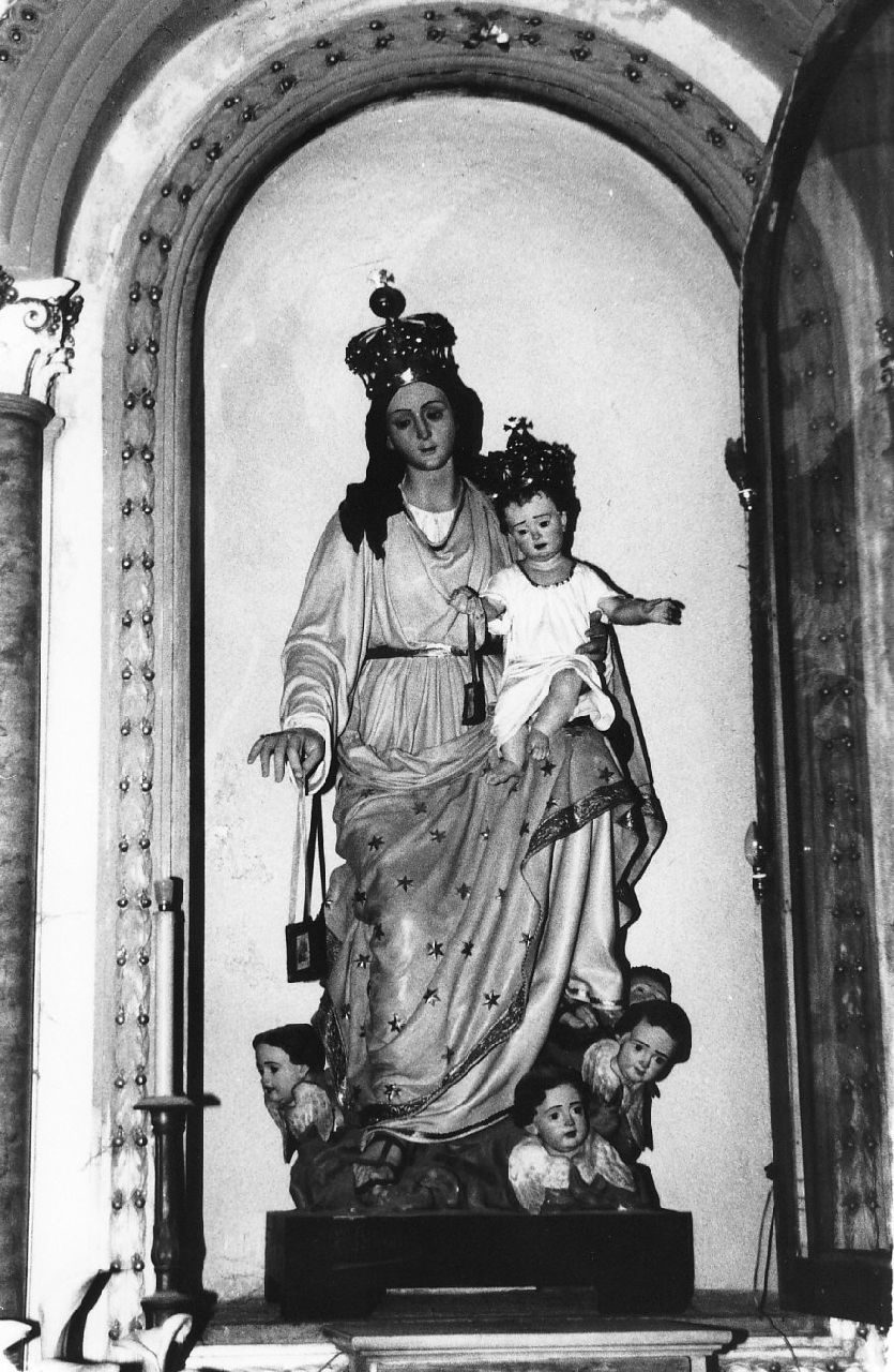 Madonna del Carmelo (statua, opera isolata) di Pettinato G (sec. XX)