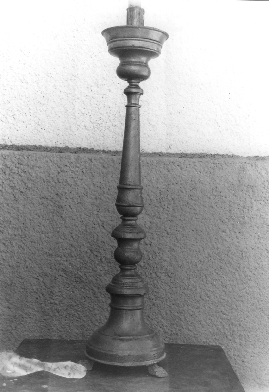 candeliere d'altare, serie - bottega Italia meridionale (fine sec. XIX)