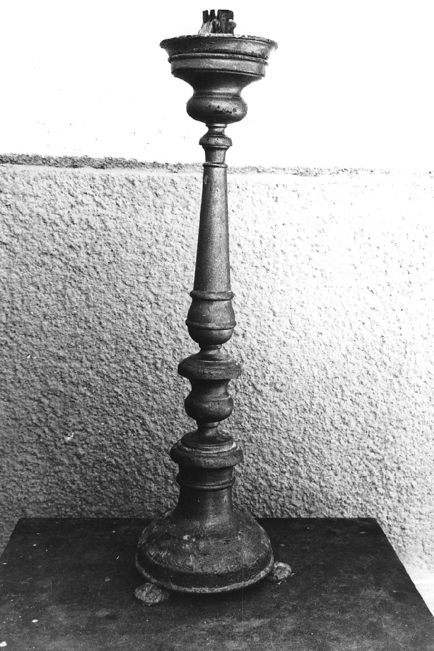 candeliere d'altare, serie - bottega Italia meridionale (fine sec. XIX)