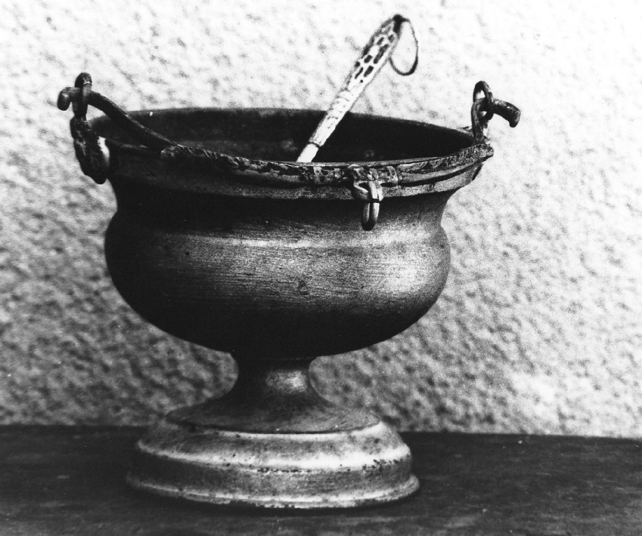 secchiello per l'acqua benedetta, opera isolata - bottega Italia meridionale (sec. XIX)