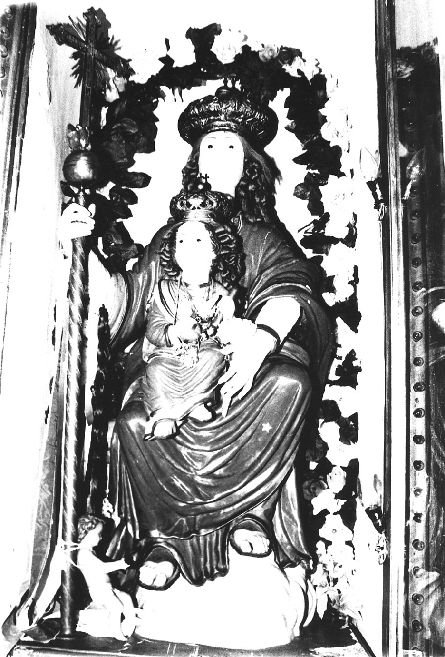 Madonna dell'aiuto dei cristiani, Madonna con Bambino (statua, opera isolata) - bottega Italia meridionale (sec. XVIII)