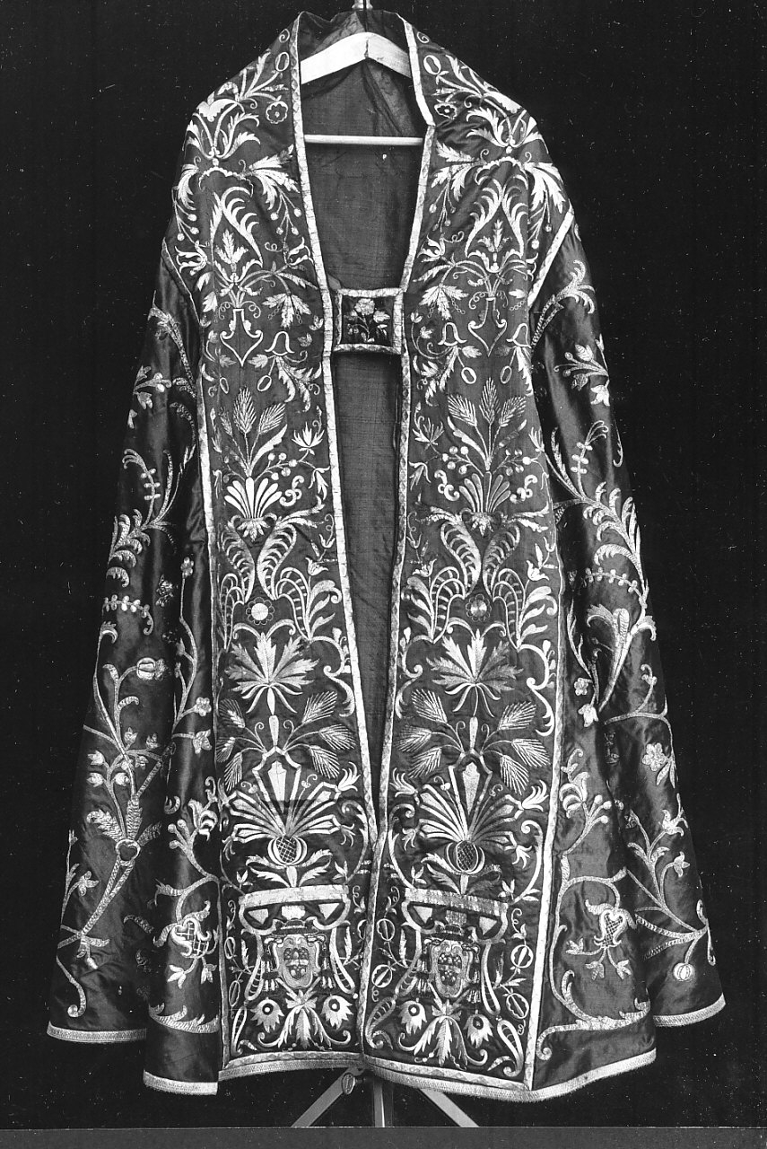 piviale, opera isolata - manifattura calabrese (metà sec. XVIII)