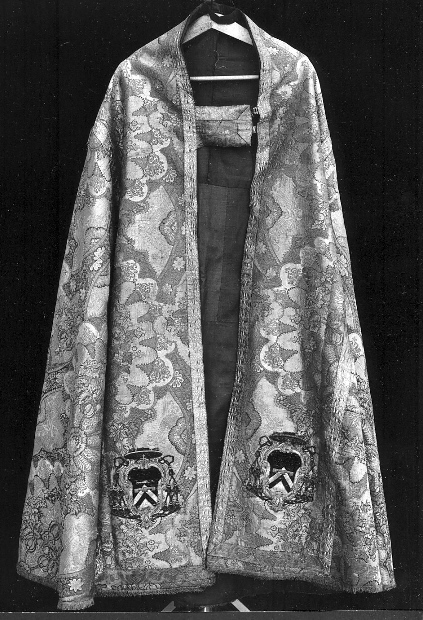 piviale, opera isolata - manifattura calabrese (prima metà sec. XVIII)