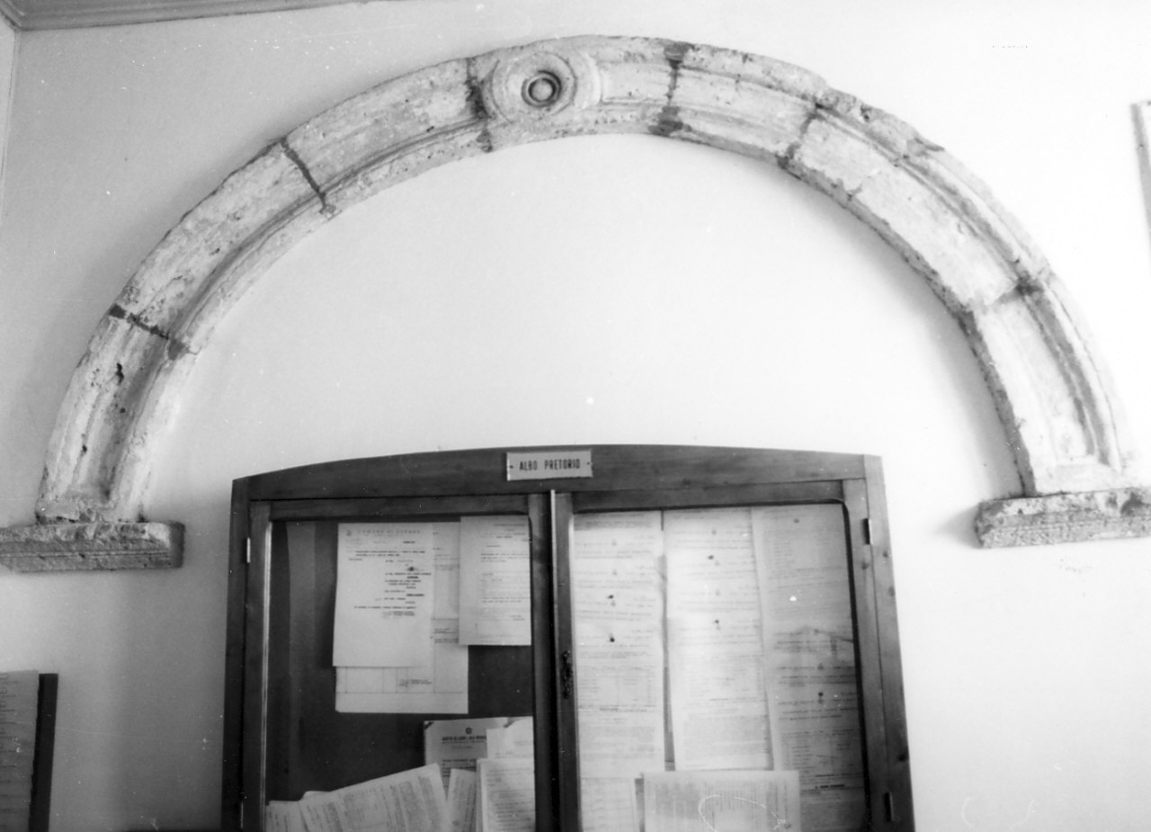 portale, frammento - bottega calabrese (sec. XVI)