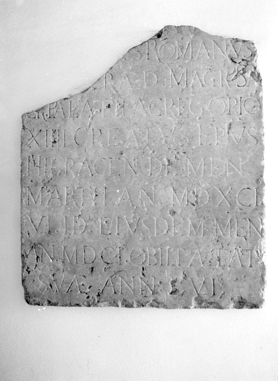 lastra tombale, frammento - bottega calabrese (sec. XVII)