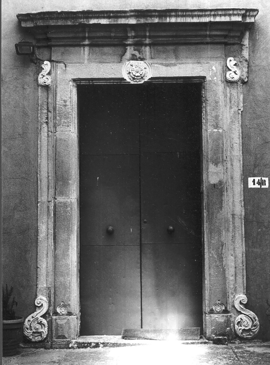 portale, opera isolata - bottega calabrese (sec. XVII)