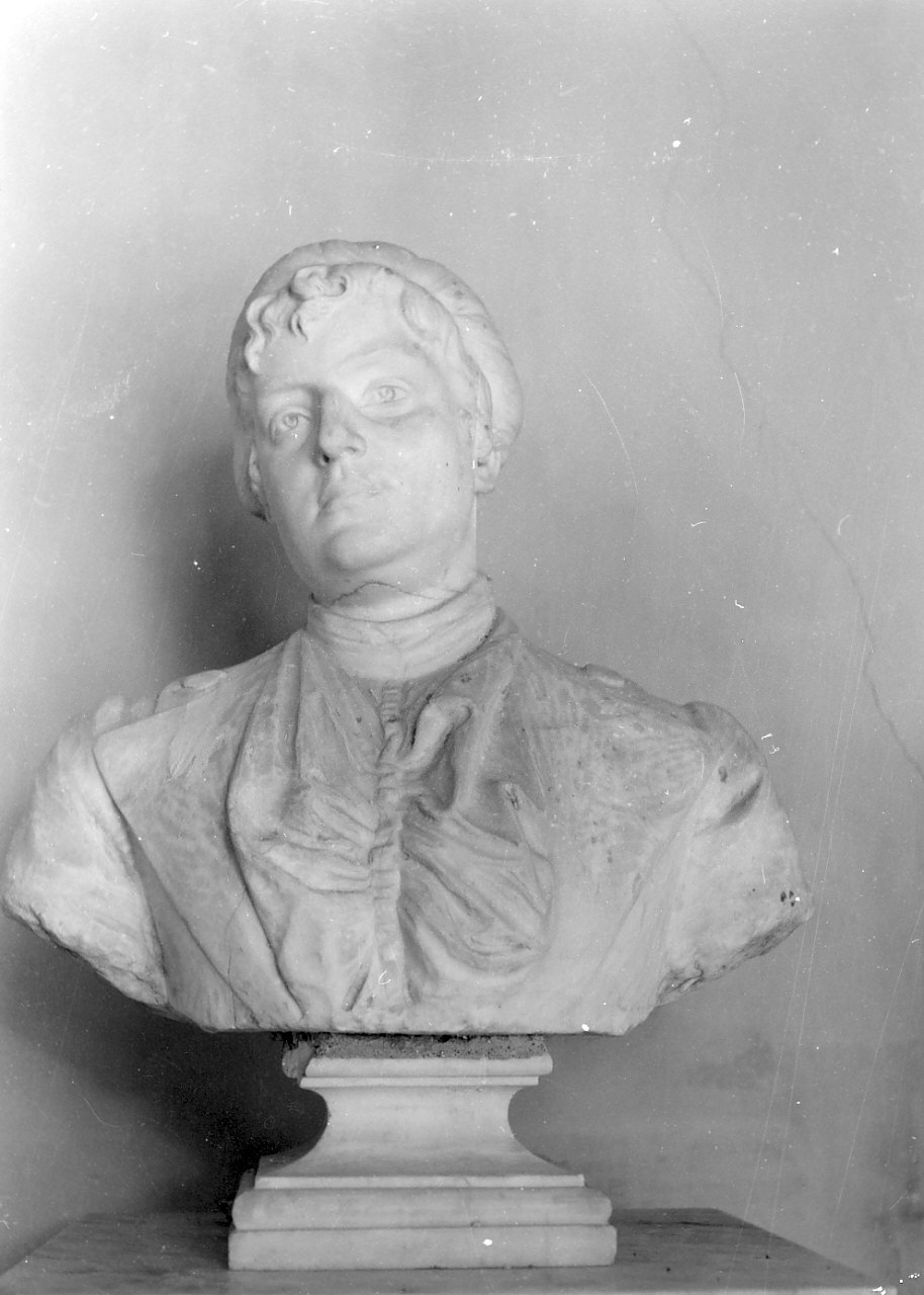ritratto di Tudy Giorgetti Valitutti, figura maschile (busto, opera isolata) - bottega Italia meridionale (inizio sec. XX)